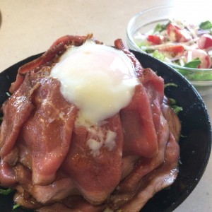 ローストビーフ丼